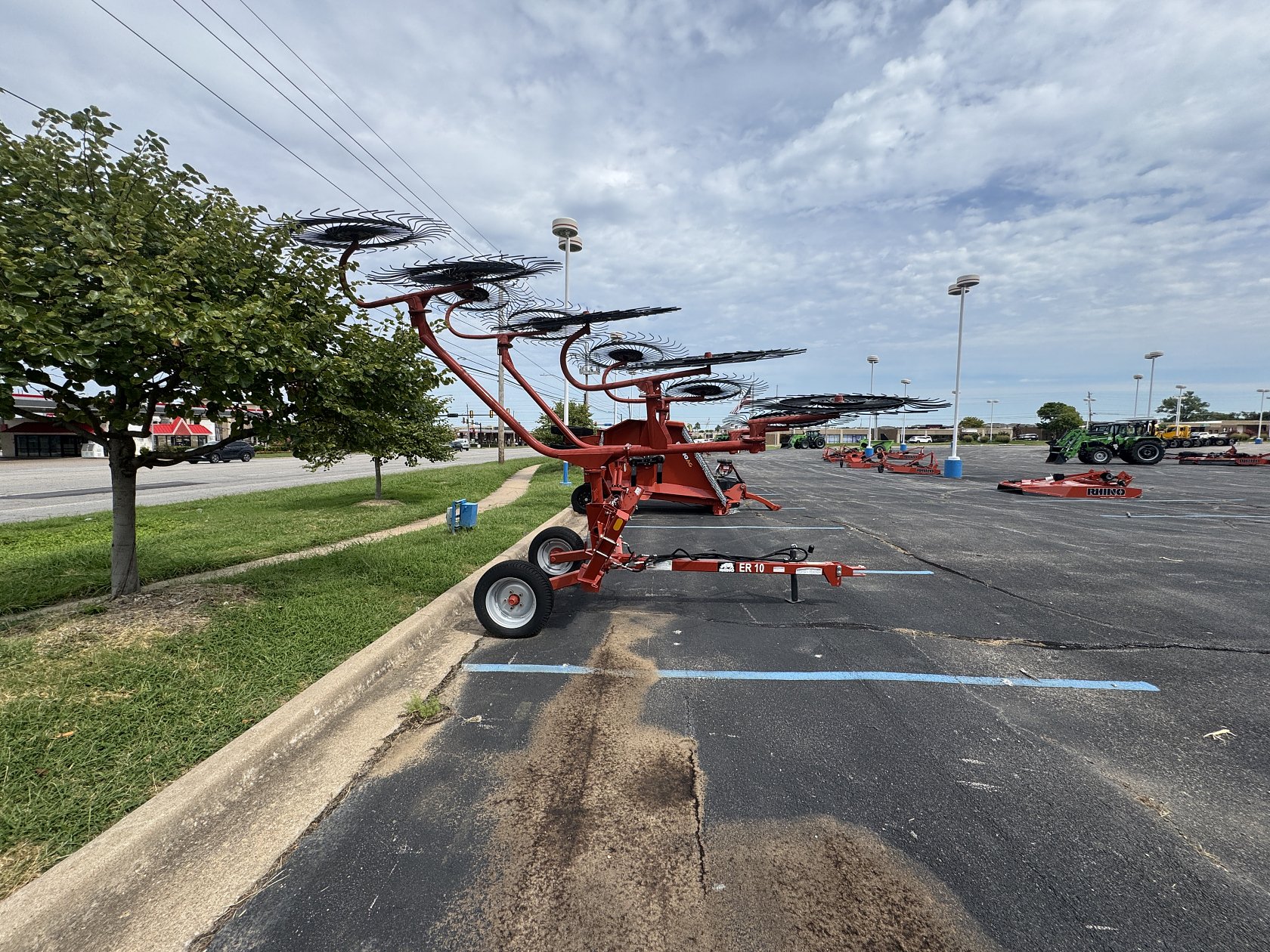 Rhino ER 10 Wheel Rake